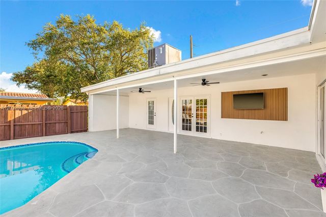 2101 N 56th Avenue, Hollywood, FL 33021