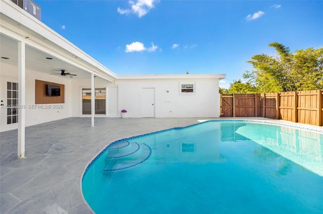 2101 N 56th Avenue, Hollywood, FL 33021