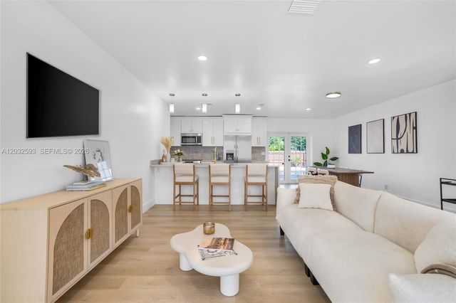 2101 N 56th Avenue, Hollywood, FL 33021