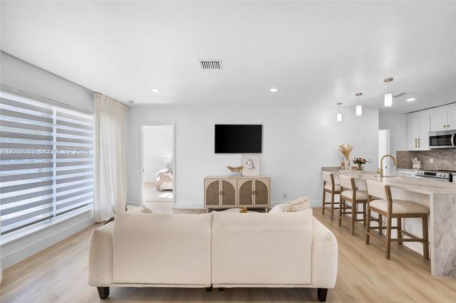 2101 N 56th Avenue, Hollywood, FL 33021