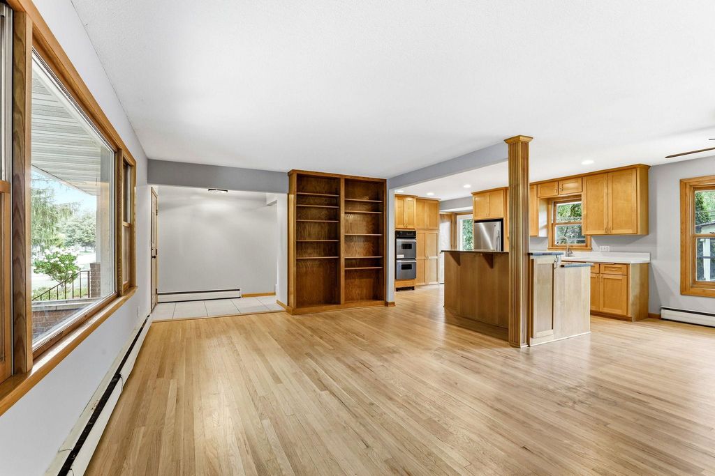 1866 Shryer Avenue W, Roseville, MN 55113 — photo 2