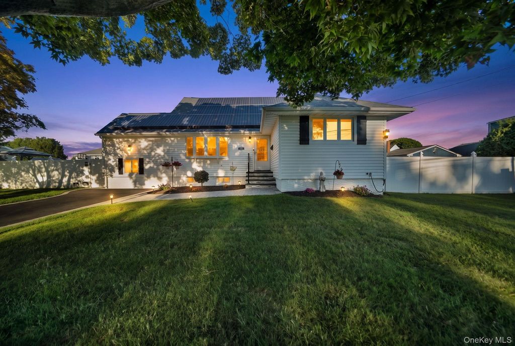103 Queens Avenue, West Babylon, NY 11704 — exterior