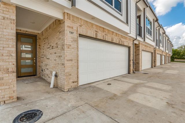 7307 Rubio Place, Dallas, TX 75235