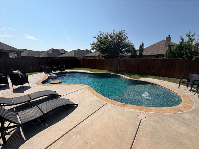 1011 Cadbury Lane, Forney, TX 75126