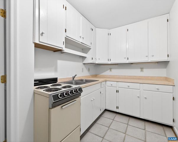 2200 ROCKY RUN, Charlottesville, VA 22901
