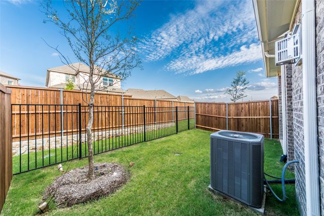 17704 Agave Lane, Dallas, TX 75252