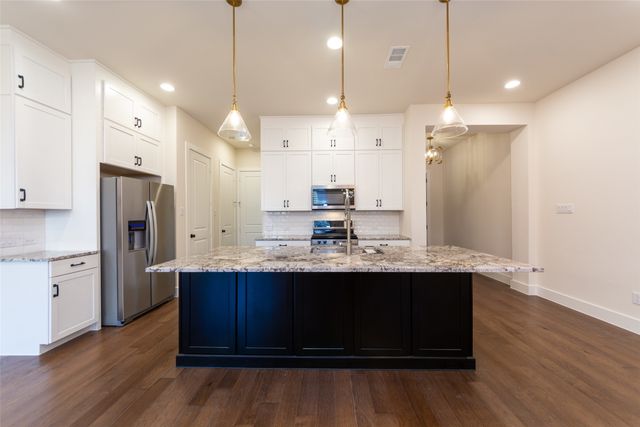 17704 Agave Lane, Dallas, TX 75252