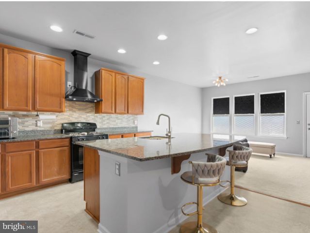 43985 EASTGATE VIEW DR, Chantilly, VA 20152