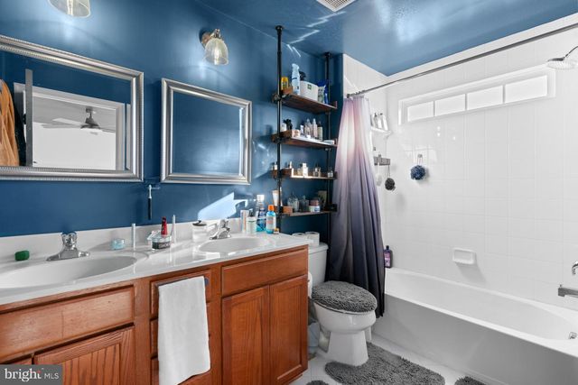 43985 EASTGATE VIEW DR, Chantilly, VA 20152