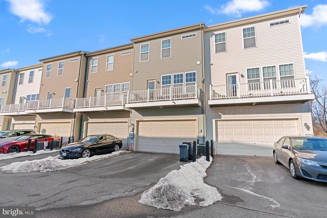 43985 EASTGATE VIEW DR, Chantilly, VA 20152