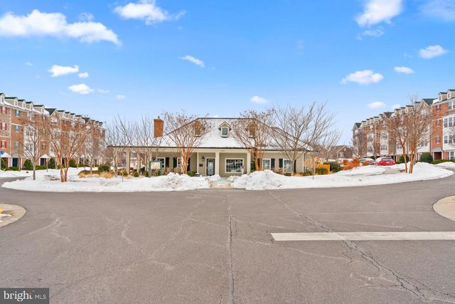 43985 EASTGATE VIEW DR, Chantilly, VA 20152