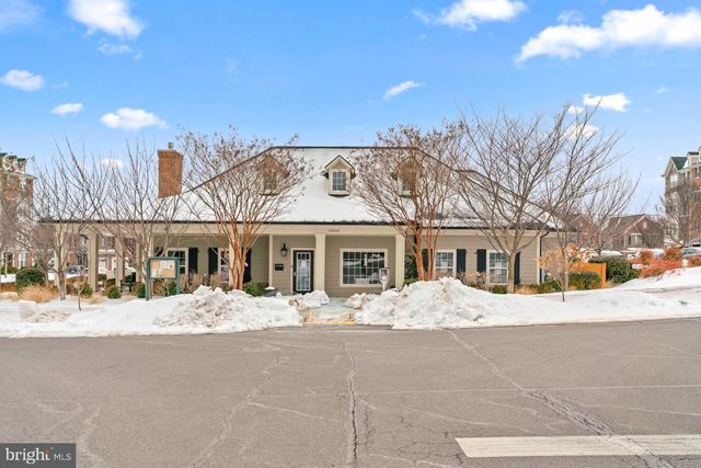 43985 EASTGATE VIEW DR, Chantilly, VA 20152