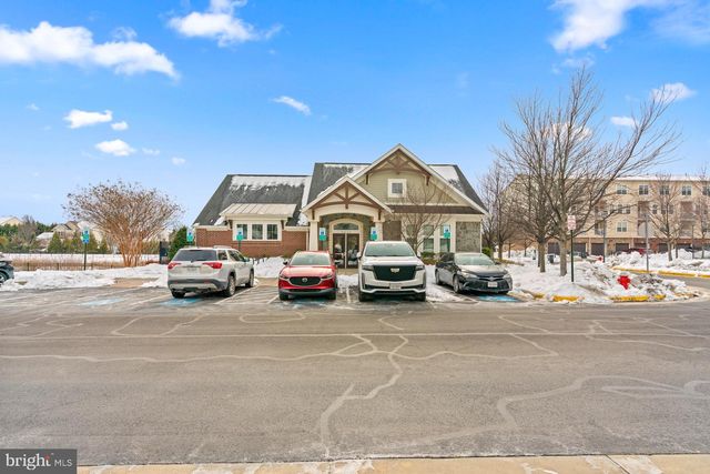 43985 EASTGATE VIEW DR, Chantilly, VA 20152