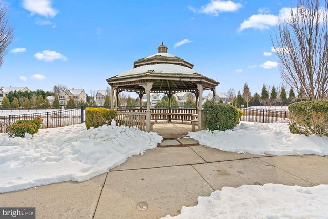 43985 EASTGATE VIEW DR, Chantilly, VA 20152