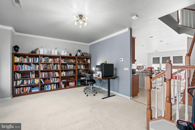 43985 EASTGATE VIEW DR, Chantilly, VA 20152