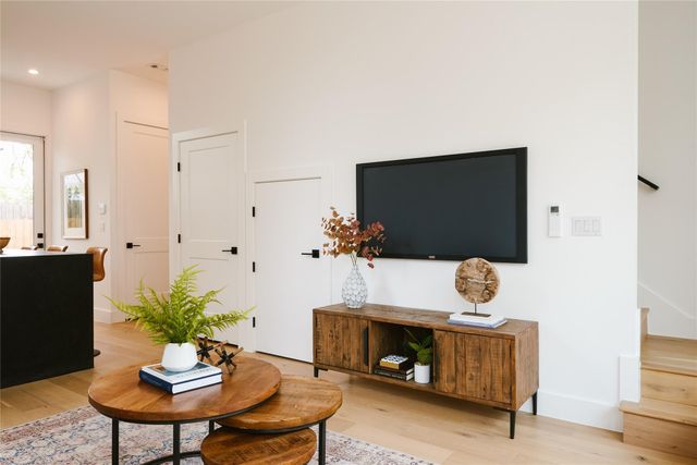 1604 Nash Ave B, Austin, TX 78704