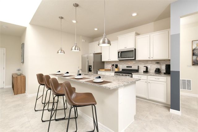 7208 OAKMOSS LOOP, Davenport, FL 33837