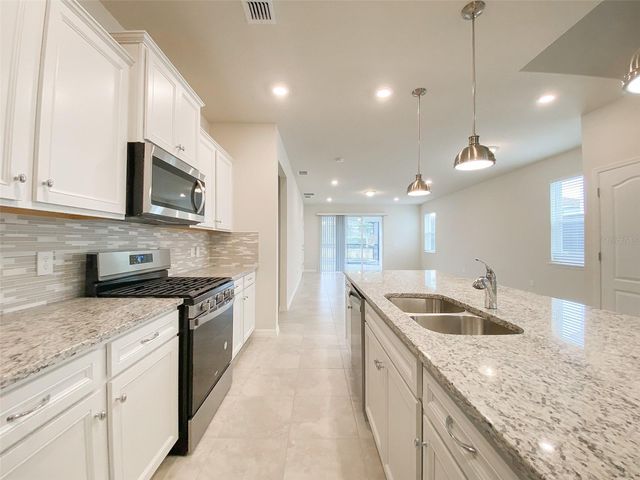 7208 OAKMOSS LOOP, Davenport, FL 33837