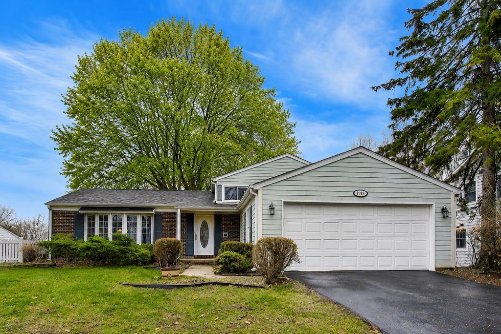 1918 Templar Drive, Naperville, IL 60565