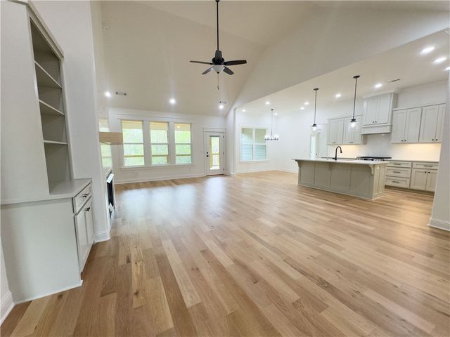3 Chirnside Lane, Bella Vista, AR 72715
