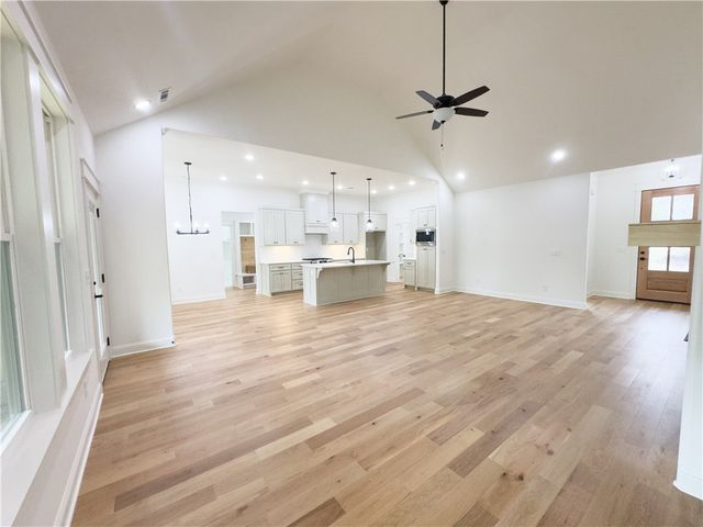 3 Chirnside Lane, Bella Vista, AR 72715