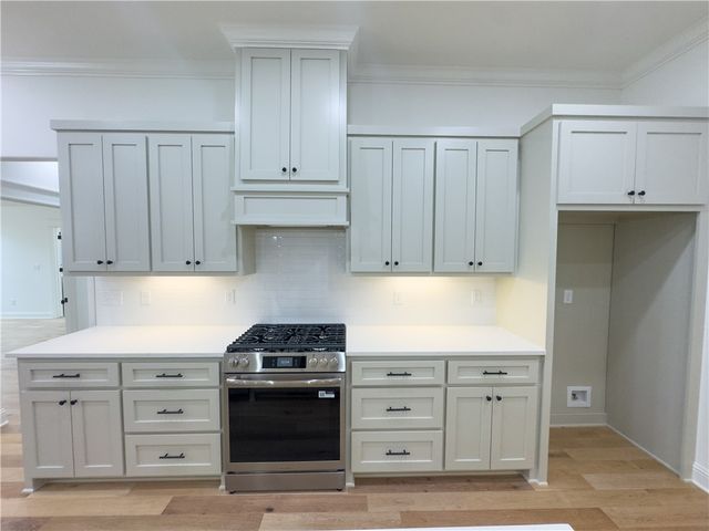 3 Chirnside Lane, Bella Vista, AR 72715