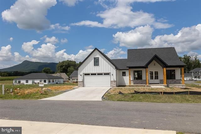 5125 RETRIEVER LN, Mcgaheysville, VA 22840