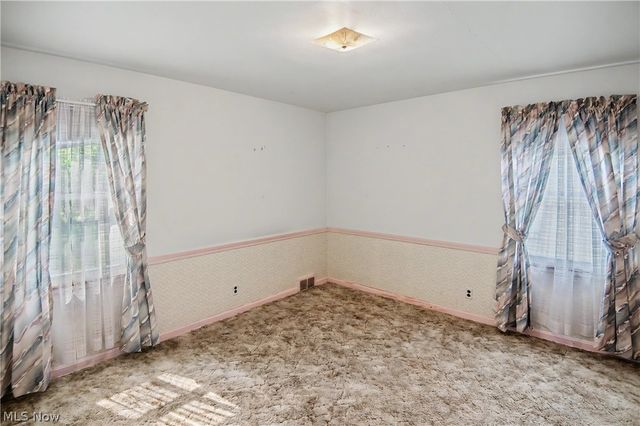631 Adelaide Avenue NE, Warren, OH 44483