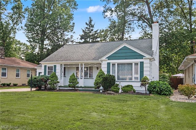 631 Adelaide Avenue NE, Warren, OH 44483