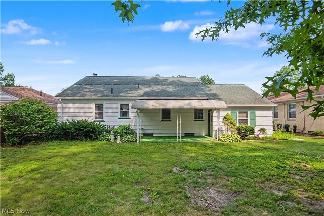 631 Adelaide Avenue NE, Warren, OH 44483