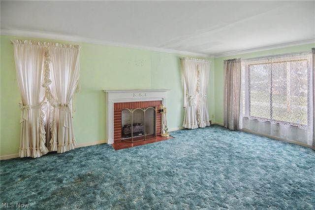 631 Adelaide Avenue NE, Warren, OH 44483