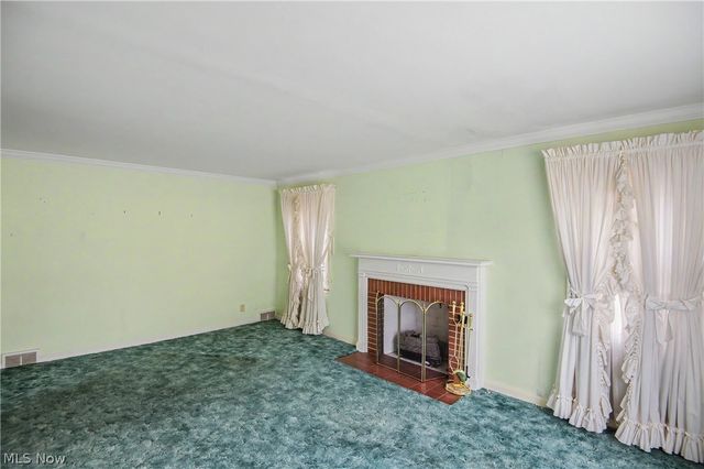 631 Adelaide Avenue NE, Warren, OH 44483