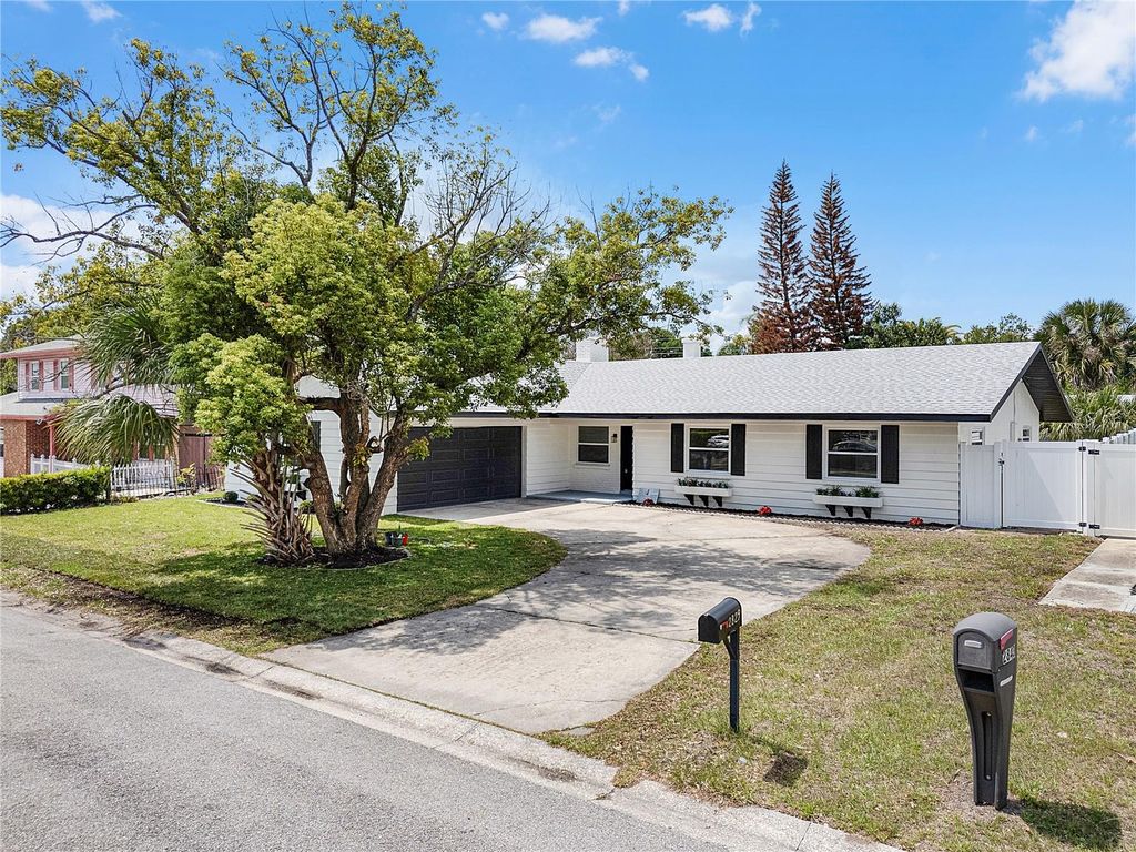 2829 ALOMA, Winter Park, FL 32792