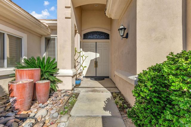 35719 Royal Sage Court, Palm Desert, CA 92211