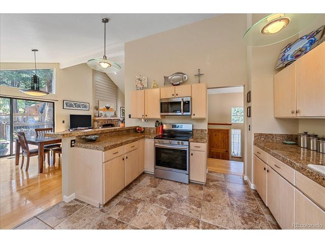 1013 Arrow Wood Dr, Golden, CO 80401