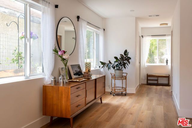 1506 N Benton Way, Los Angeles, CA 90026