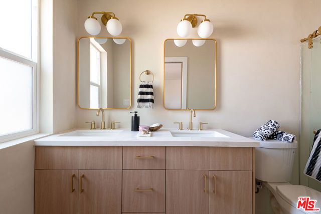 1506 N Benton Way, Los Angeles, CA 90026