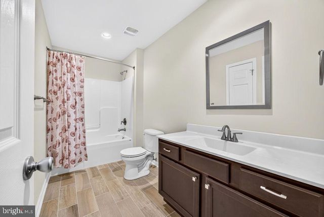 1234 CADENCE WAY, Midland, VA 22728