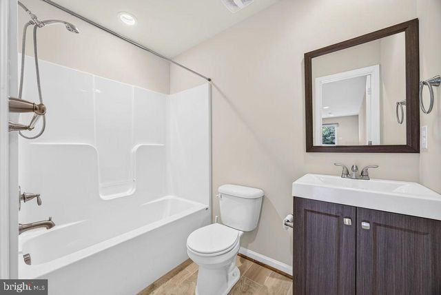 1234 CADENCE WAY, Midland, VA 22728