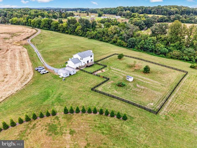 1234 CADENCE WAY, Midland, VA 22728