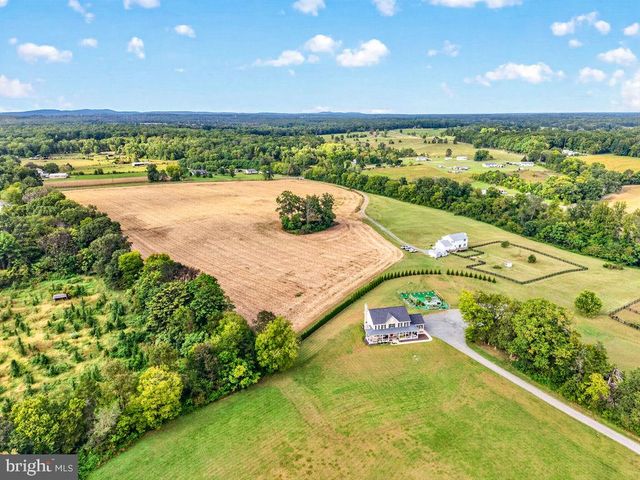 1234 CADENCE WAY, Midland, VA 22728