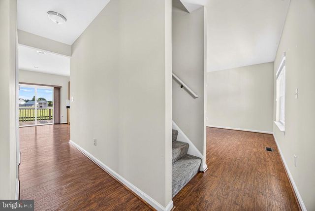 1234 CADENCE WAY, Midland, VA 22728