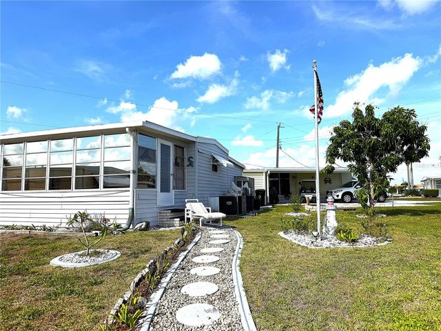 527 BLACKBURN BOULEVARD, North Port, FL 34287