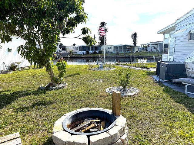 527 BLACKBURN BOULEVARD, North Port, FL 34287