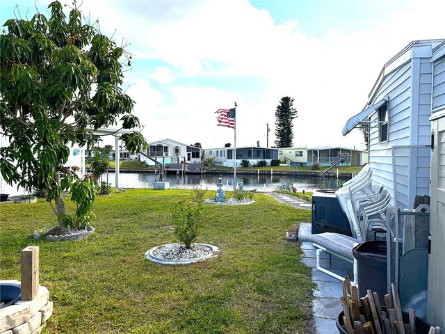 527 BLACKBURN BOULEVARD, North Port, FL 34287