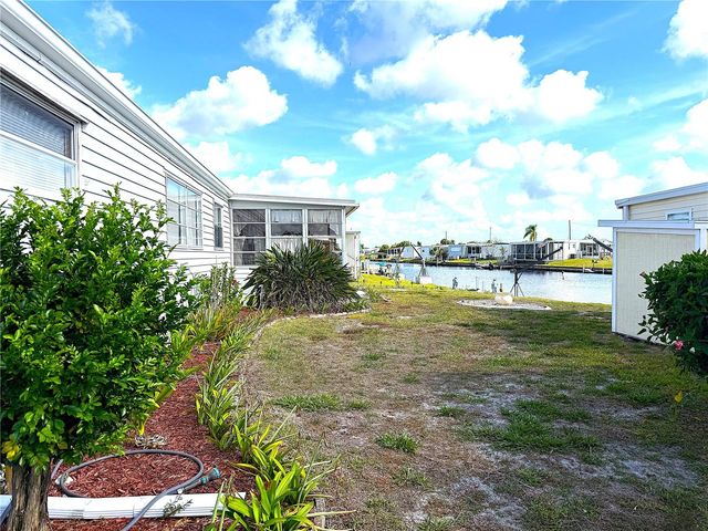 527 BLACKBURN BOULEVARD, North Port, FL 34287