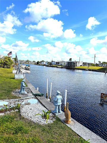 527 BLACKBURN BOULEVARD, North Port, FL 34287