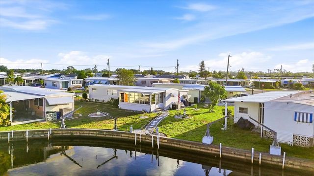 527 BLACKBURN BOULEVARD, North Port, FL 34287