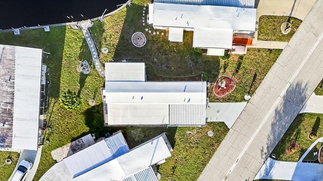 527 BLACKBURN BOULEVARD, North Port, FL 34287