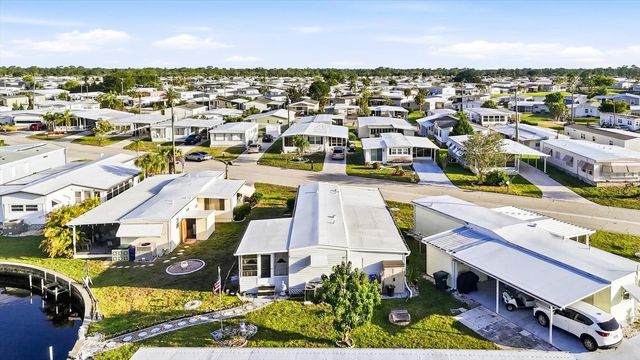 527 BLACKBURN BOULEVARD, North Port, FL 34287